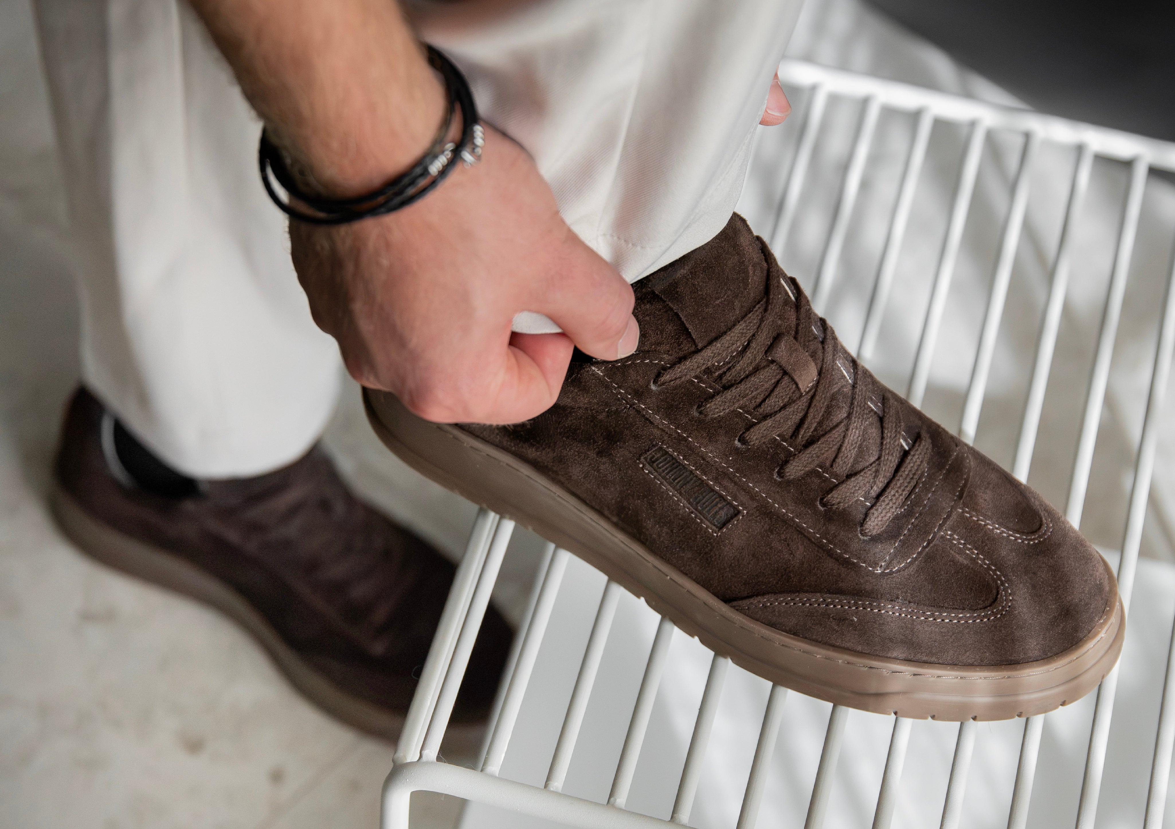 Man-sneakers.jpg